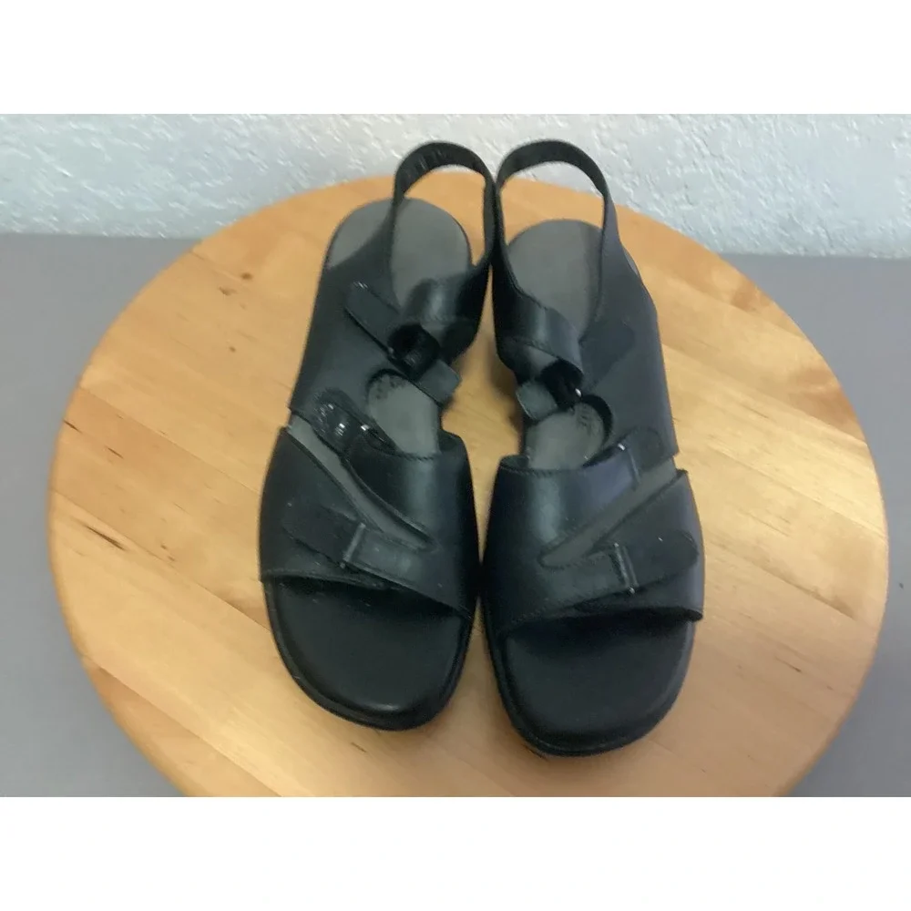 SAS Sandals Womens 8.5 M Black Leather Adjustable Straps Tripad Comfort Walking